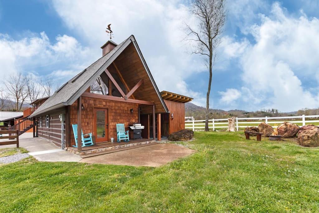 Romantic A-Frame Private Hottub Firepit Neargsmnp Sevierville Esterno foto