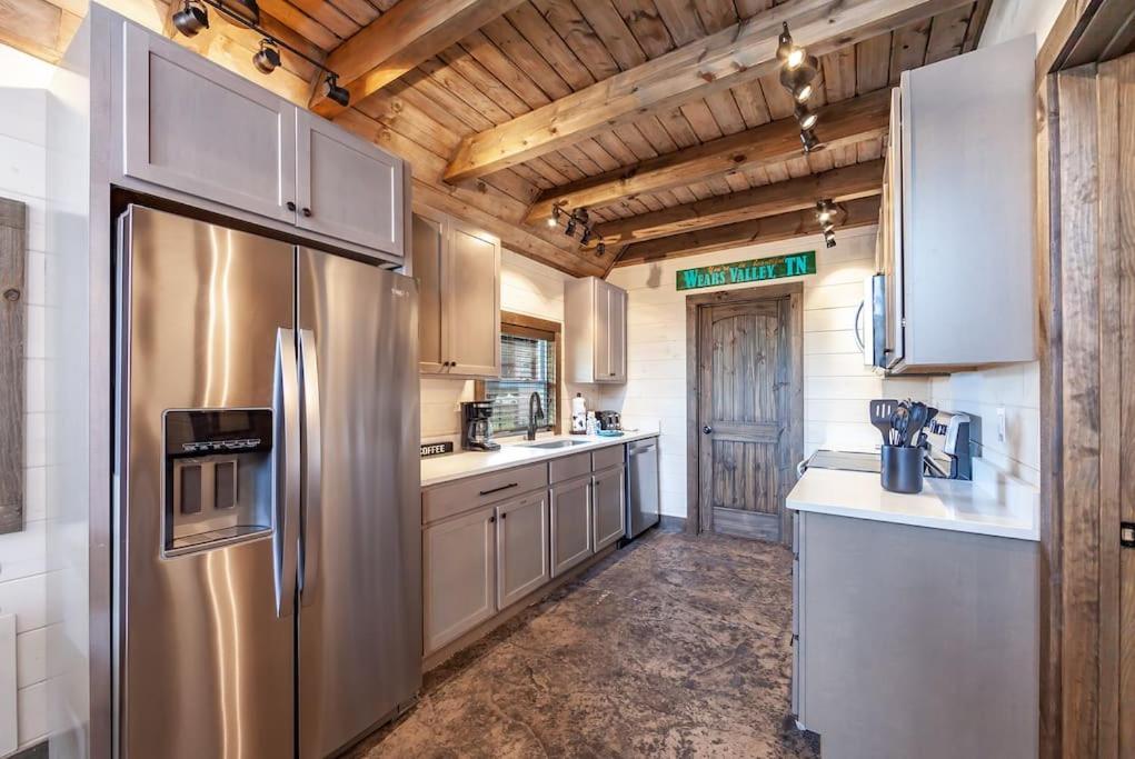 Romantic A-Frame Private Hottub Firepit Neargsmnp Sevierville Esterno foto